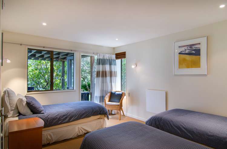 615 Peninsula Road Kelvin Heights_25