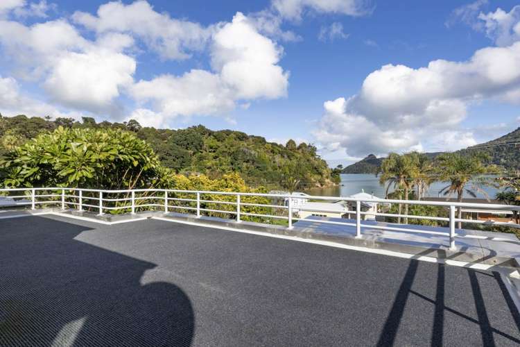 12 Foster Avenue Huia_9