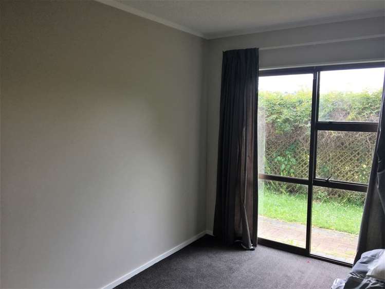 2/9 Squirrel Lane Browns Bay_6