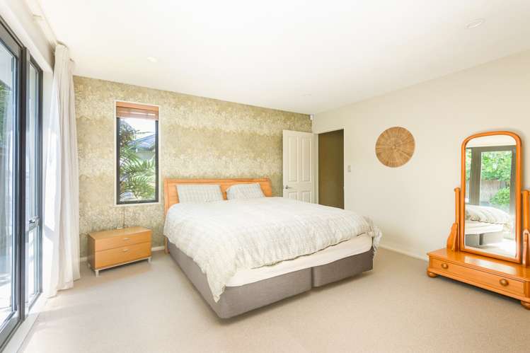 64 Travis Country Drive Burwood_12