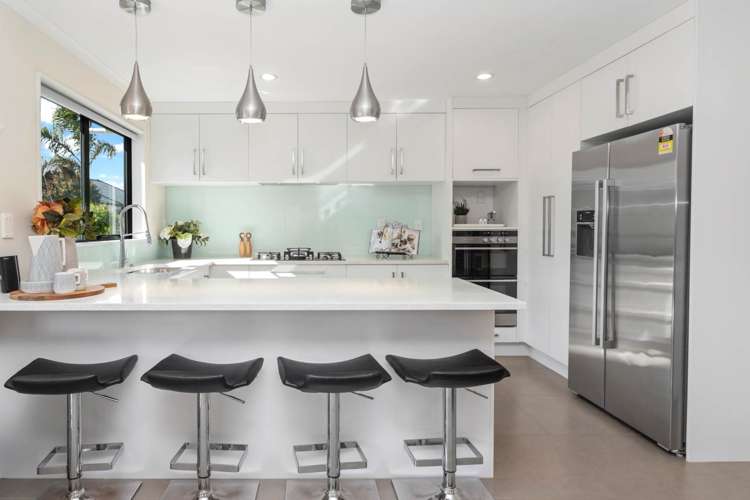 8 Iwinuku Crescent Wattle Downs_7