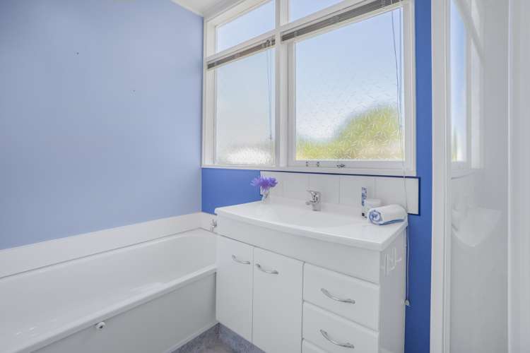 36 Dowse Drive Maungaraki_17