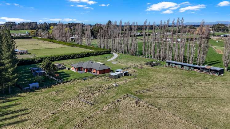 275 Plaskett Road Fernside_24