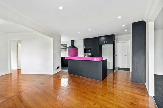 8 Memorial Drive Parahaki_3