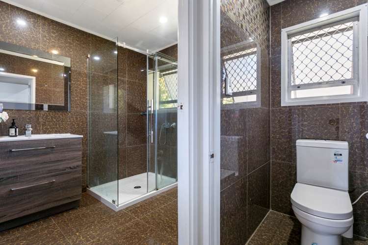 2/2 Chevis Place Pakuranga_8