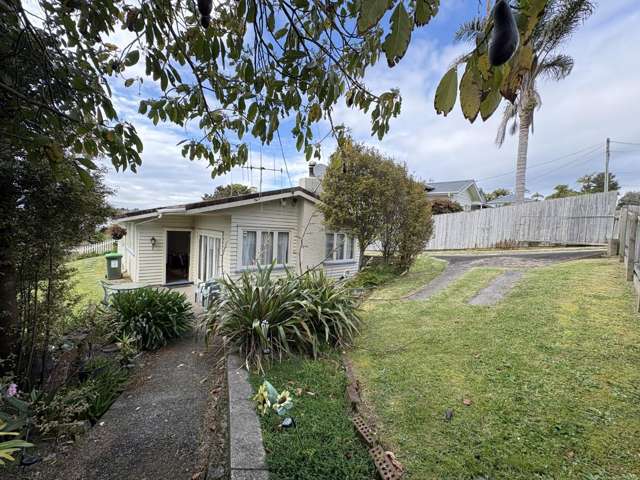 FAMILY HOME - FULLY FENCED