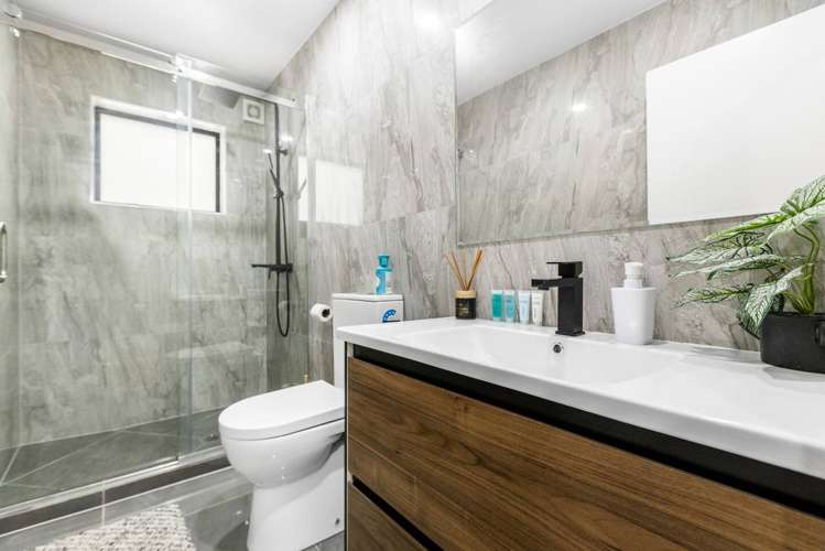 8b Lynette Place Mangere_16