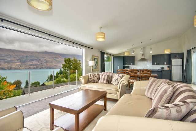 8b Moss Lane Fernhill/Sunshine Bay_3