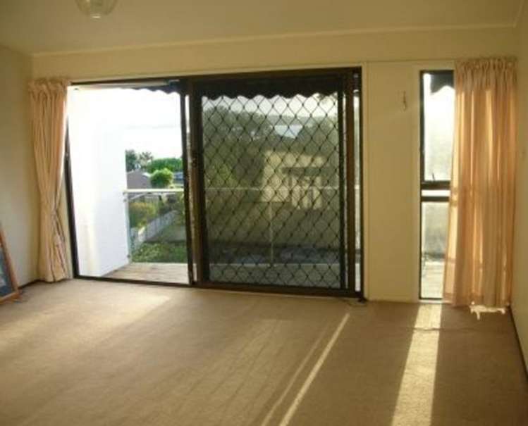 2/126 Island Bay Road Beach Haven_5