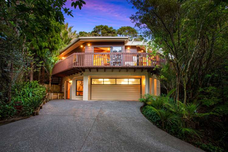 728 West Coast Road_0