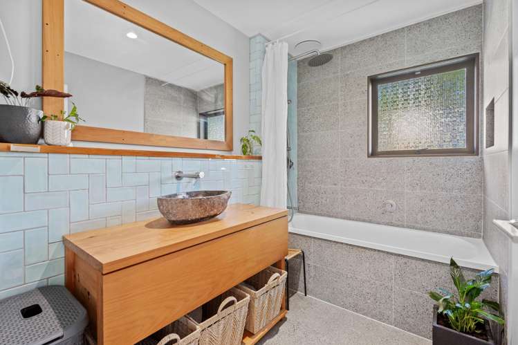 68 Valley View Road Otaika_17