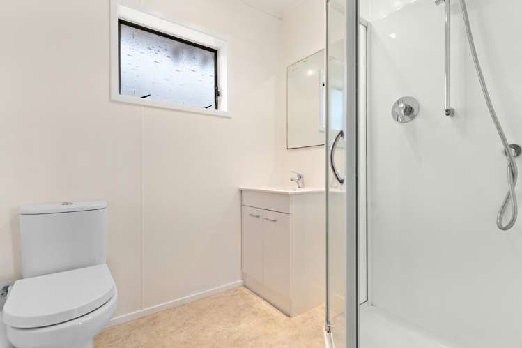 2/1 Flagstaff Place Massey_8