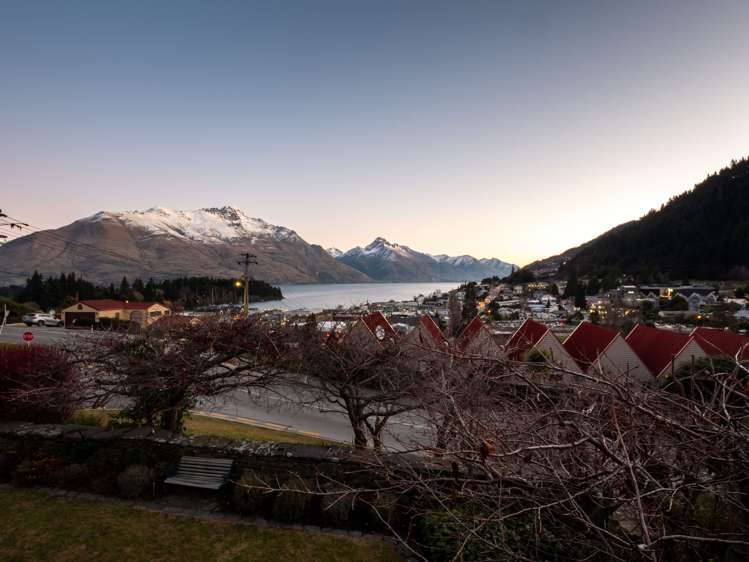 81 Hallenstein Street Queenstown_3
