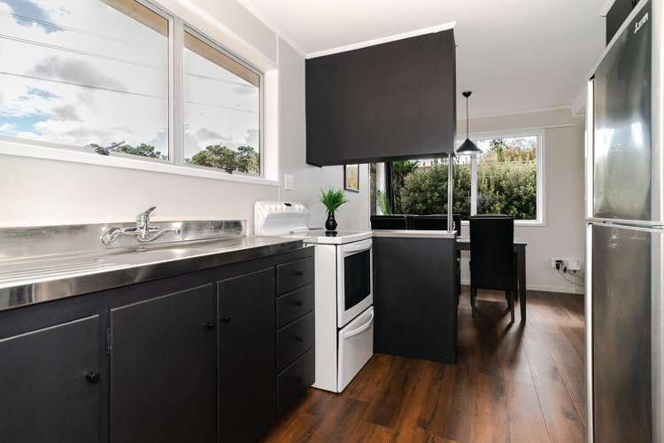 6 Cherry Tree Place Massey_6