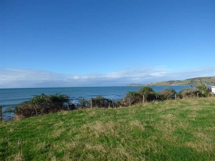 17 Esplanade Kaka Point_3