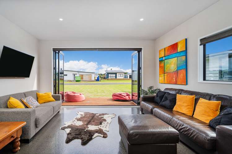 5 Navigation Drive Cooks Beach_1