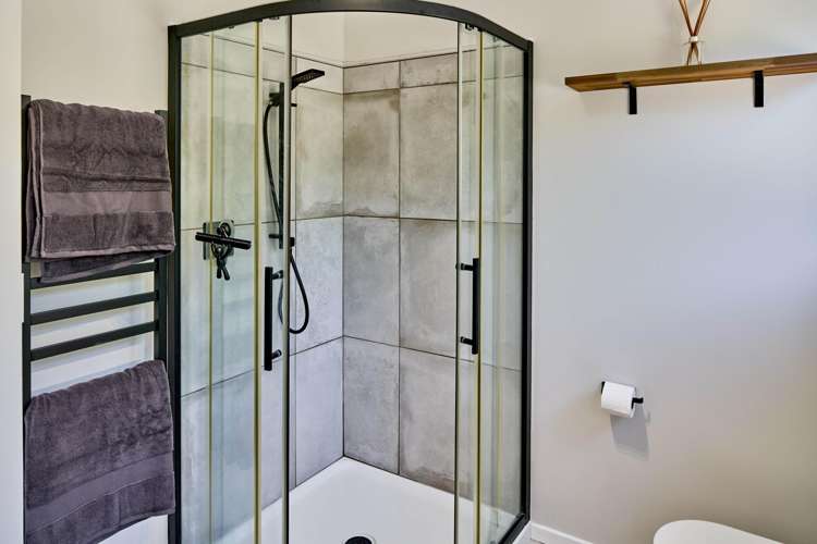 71 Wyndrum Avenue Waterloo_19