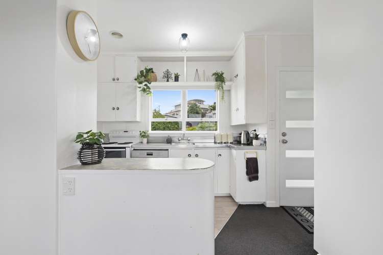 59 Seaview Road Otumoetai_6