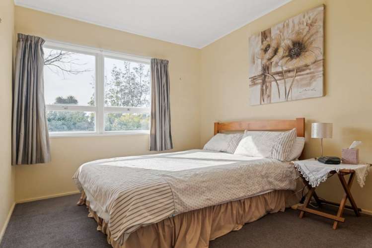 2 Shelley Crescent Stoke_10