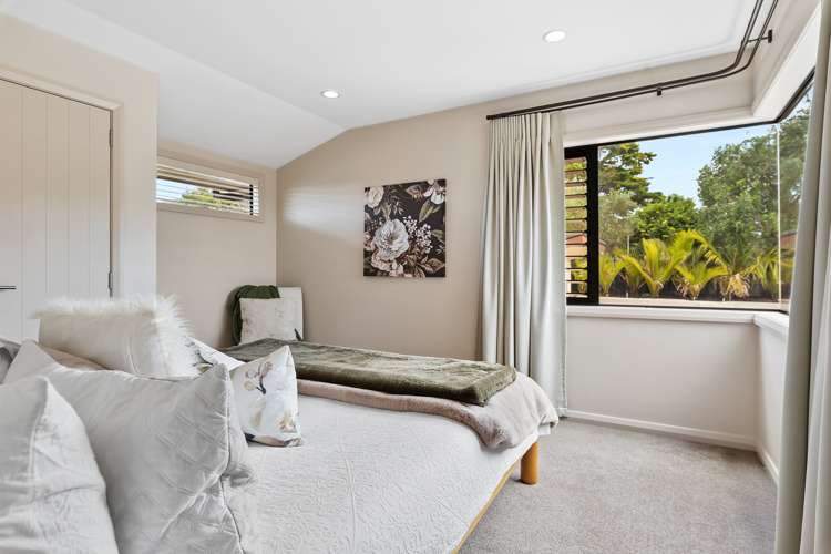 6 Kenley Heights Flat Bush_17