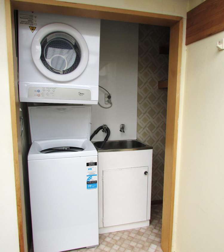 2/19 Cowper Street Greymouth_19