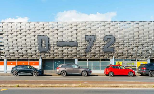 Modern Showroom Space with Parking
