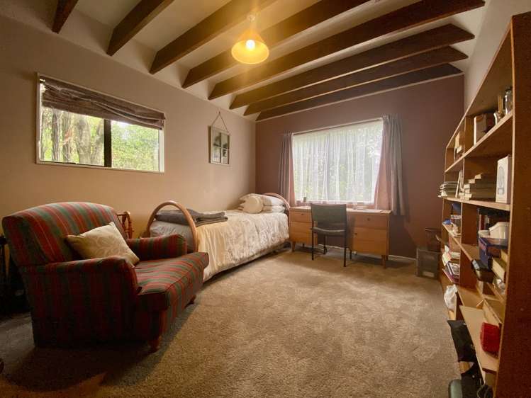 8 Escort Grove Awapuni_12