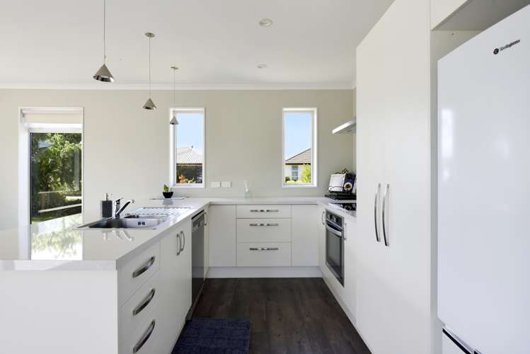 4 Mary Newton Place Brightwater_1