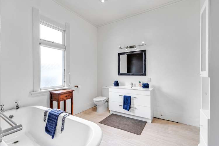 54 Earnslaw Street Avenal_31