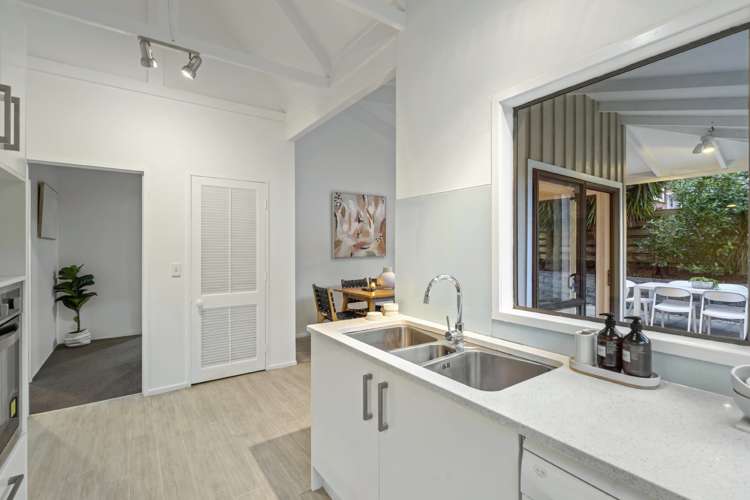 2/1 Totara Grove Hillcrest_10