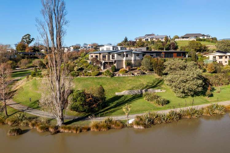 12 Lake View Place Fairhall_35