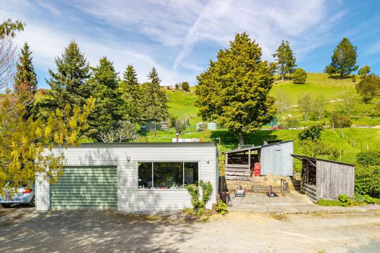 121 Pretty Bridge Valley Road Wakefield_21