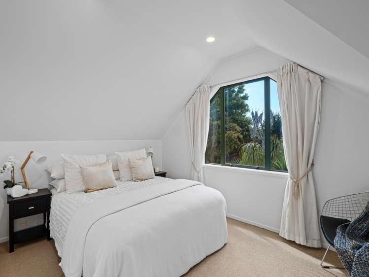 2/62 Target Road Totara Vale_13