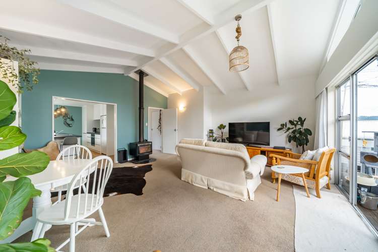 6 Spey Place Papakowhai_8