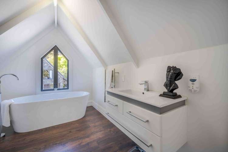 6890 Christchurch Akaroa Road Takamatua_42