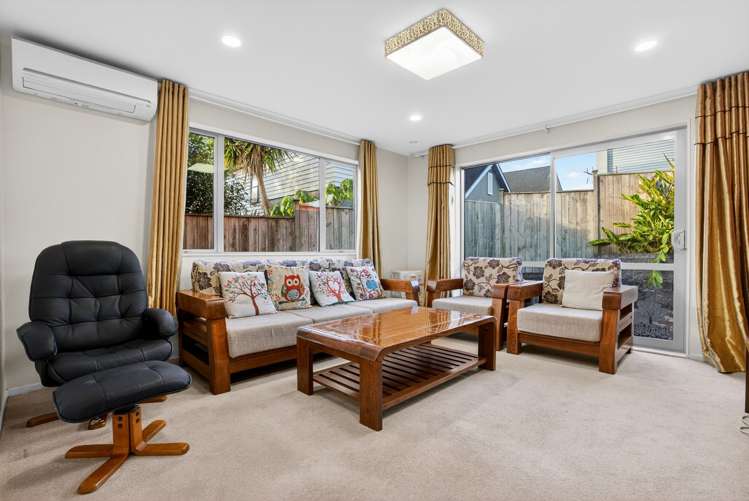 216 Alec Craig Way Gulf Harbour_10