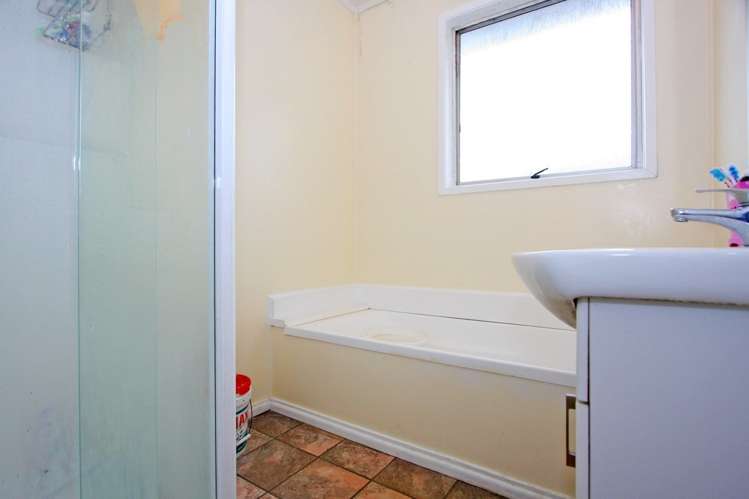 6 Staverton Crescent Mangere_8