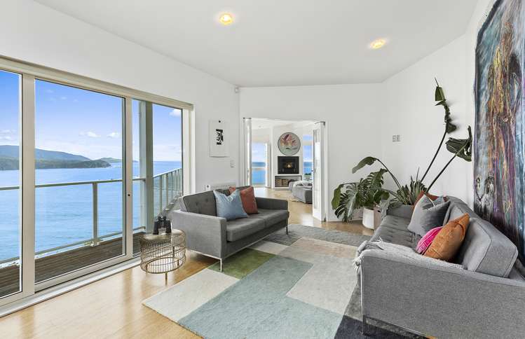 16 Signallers Grove Breaker Bay_14