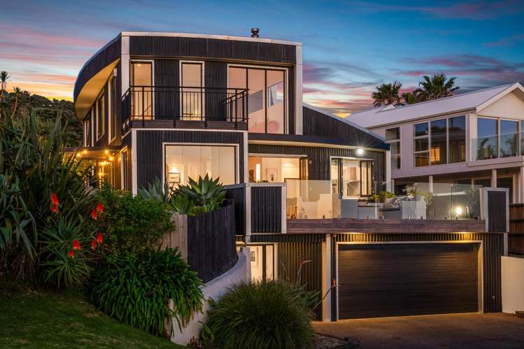 2 Ngatira Road Muriwai_11