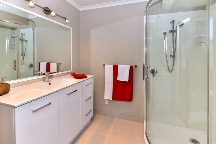 20 Trossach Place Wattle Downs_9