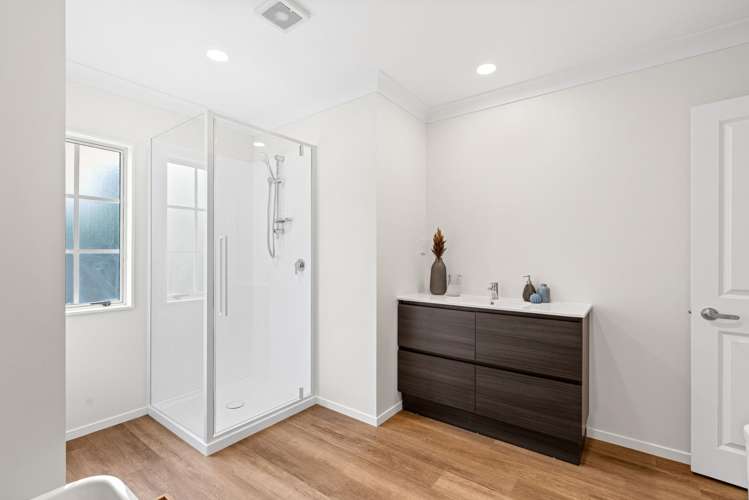 14 Olliver Grove Waikanae Beach_19