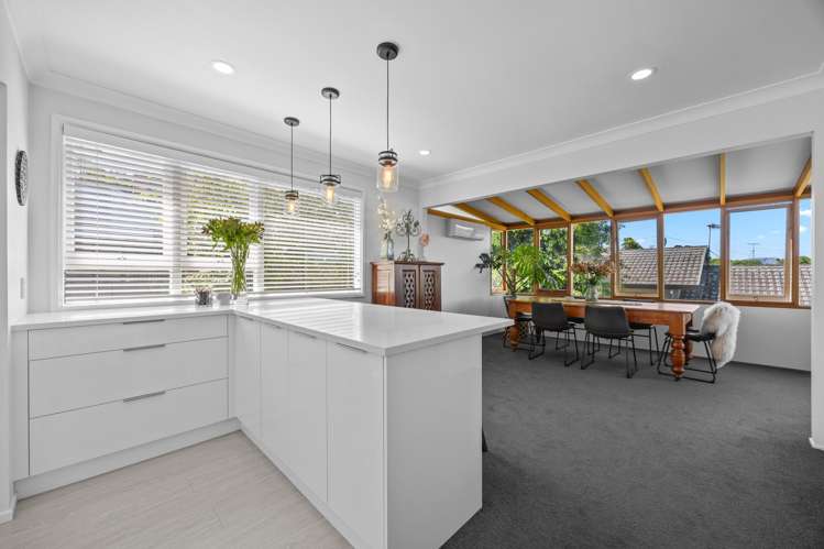 32 Colmar Road Mellons Bay_18