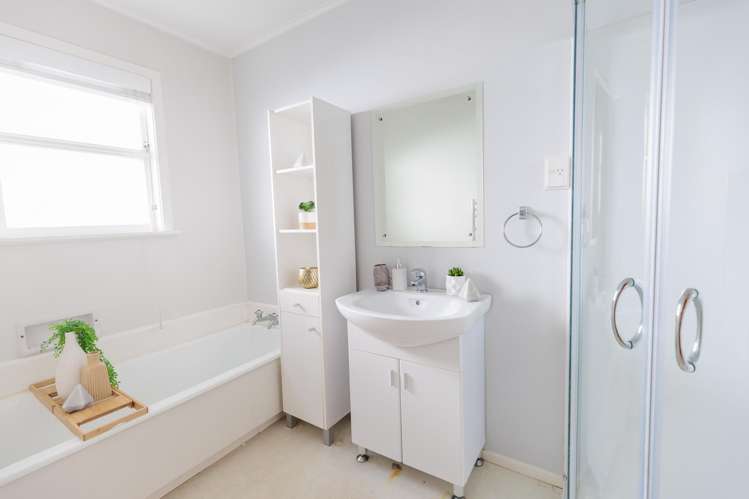 15 Collier Avenue Karori_9