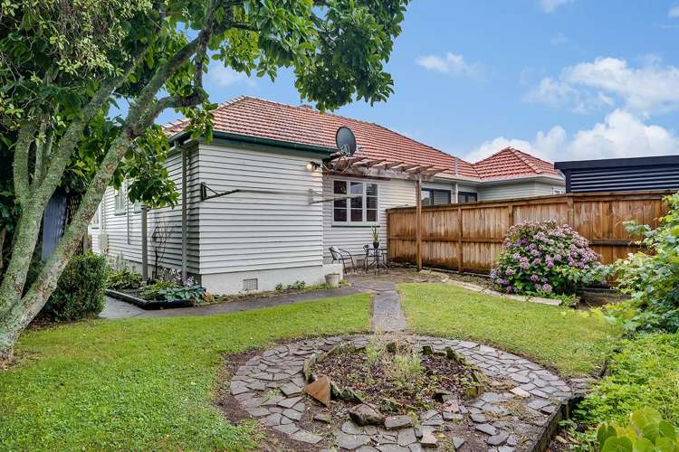 24 Plunket Terrace Hamilton East_17