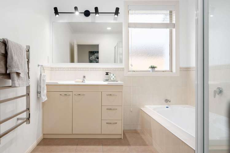 2 Holly Place Rototuna North_12