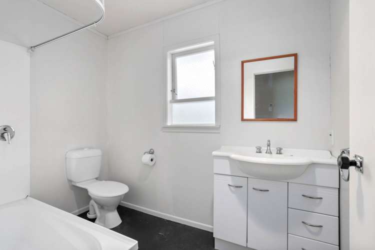 97 Barrys Road Glendene_8