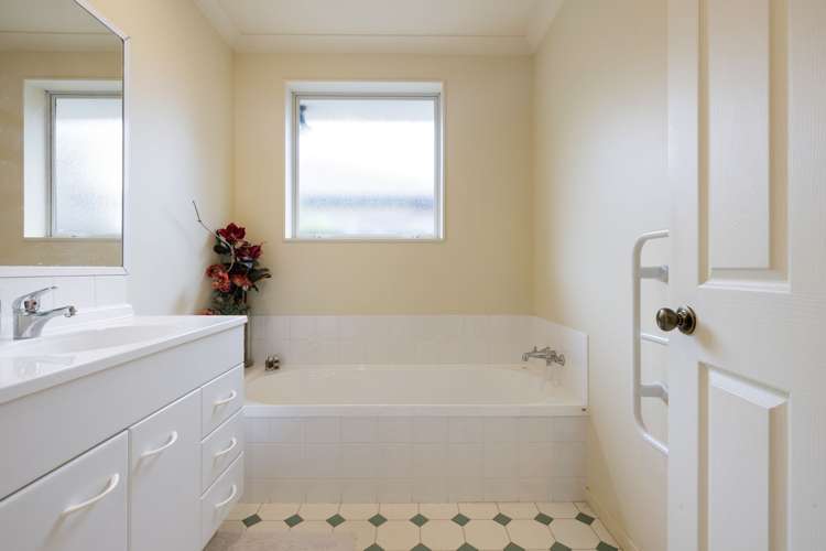 1 Ruby Court Chartwell_23