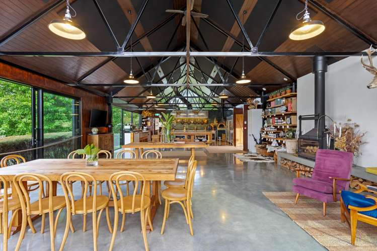 376 Taiapa Road Muriwai Beach_37