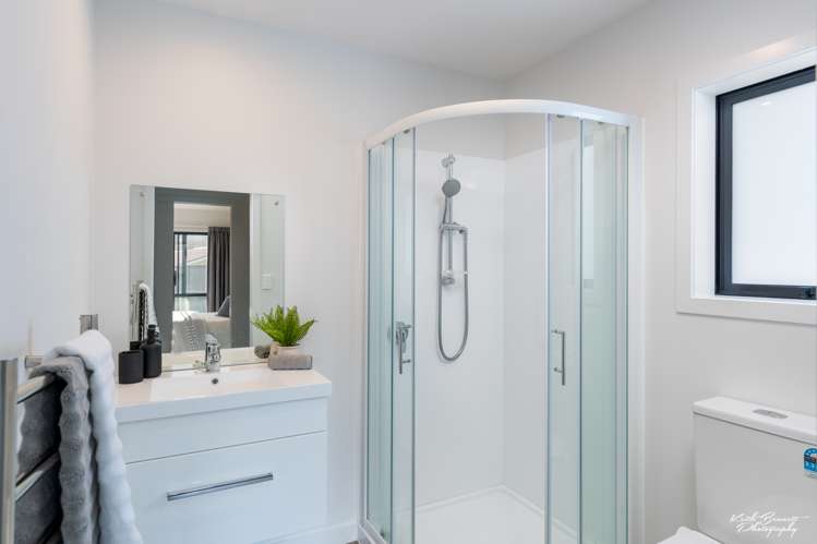 25 Helvetia Grove Naenae_13