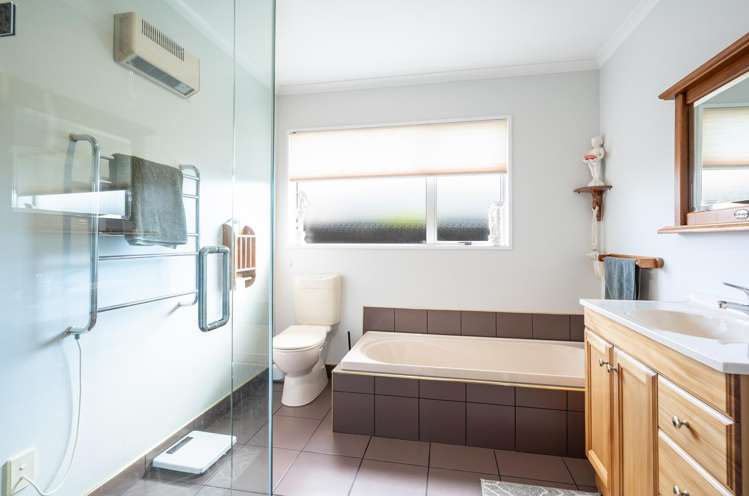 6 Kingsford Drive Stoke_12